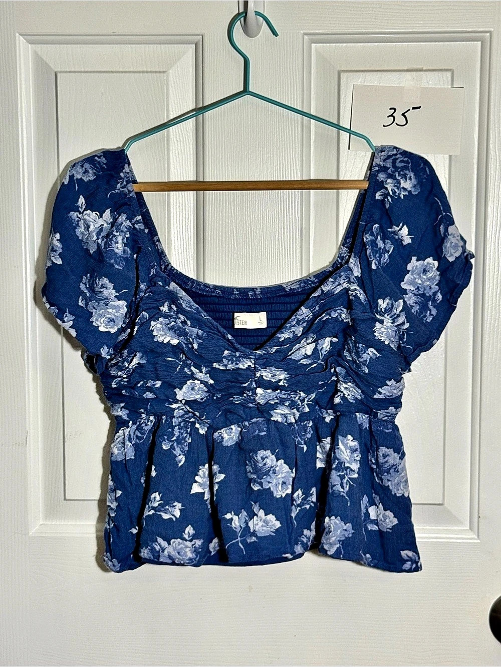 Hollister Floral Puff Sleeve Crop Top in Blue